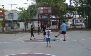 Nueva imagen en la cancha de usos múltiples de la Amistad en Culiacán impulsa el deporte y la recreación