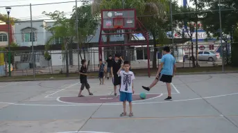 Nueva imagen en la cancha de usos múltiples de la Amistad en Culiacán impulsa el deporte y la recreación