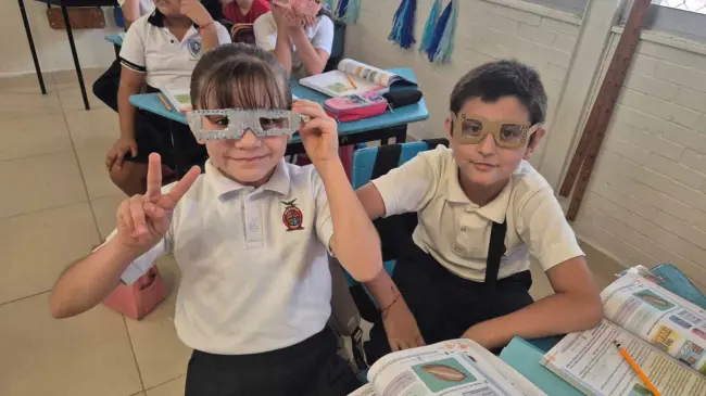 El concurso ‘Gafas del Futuro’ motiva a madres, cuidadores, profesores y responsables políticos a unirse para concienciar sobre la importancia de la salud ocular.