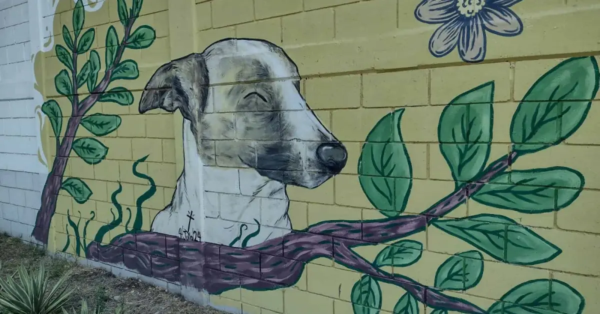 “Duke” el perro inolvidable, guardián del fraccionamiento Centenario pintado en mural de vecinos