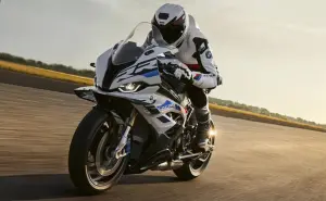 Conoce la nueva BMW S 1000 R, la moto deportiva más potente para 2025