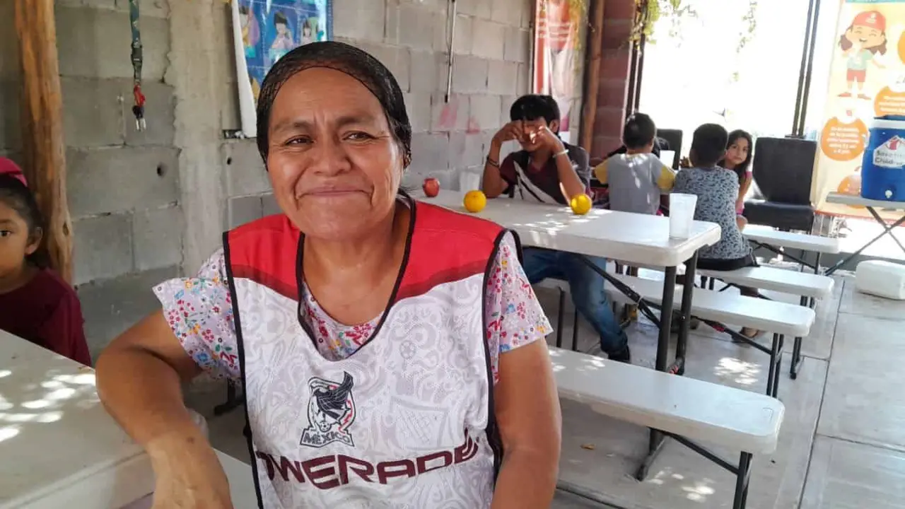 Mónica y Gregorio ofrecen alimento físico y espiritual para niños vulnerables en comunidad de migrantes