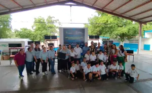 Proeduca entrega equipos de cómputo a la primaria Fraternidad en Barrancos