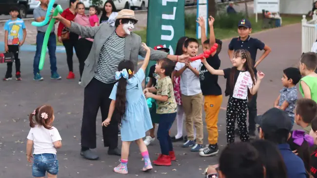 El Parque Culiacán 87 ofrece cultura y diversión familiar cada domingo. IMCC impulsa espectáculos gratuitos semanales para toda la comunidad. Foto: IMCC
