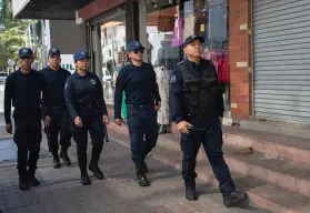 Policías municipales de Culiacán detienen a hombre acusado de 77 robos a comerciantes locales