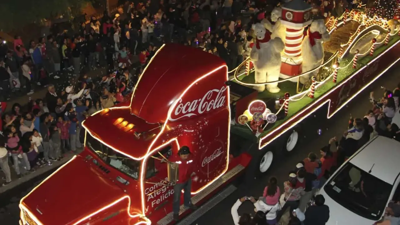Ya se confirmaron las ciudades en las que habrá desfile navideño de la Caravana de Coca Cola 2024 y están son las fechas y horarios