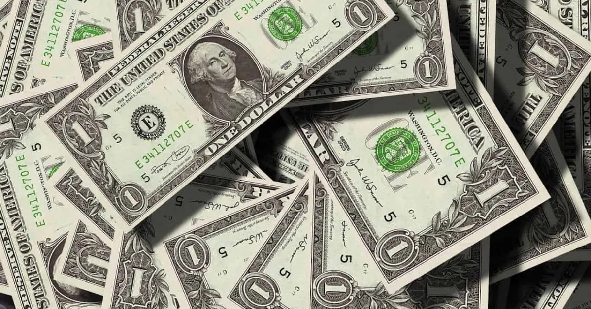 Precio del dólar hoy 7 de octubre de 2025: $16.30 a la compra y $20.35 la venta