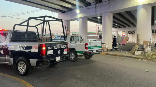 Don Blas regresa a casa con sus mascotas gracias al apoyo de Policías de la SSPyTM y personal del Sistema DIF Culiacán. Fotos: SSPyTM