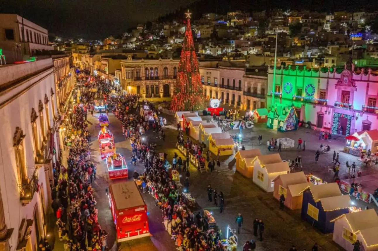 Es un ambiente familiar el de la Verbena Revolucionaria y el del Festival de Luces de Navidad de Zacatecas. Foto: Cortesía