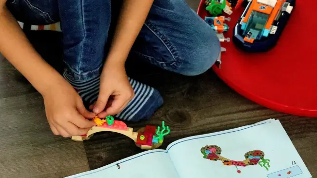 Armar LEGO Una Actividad que Despierta la Creatividad Infantil y Adulta.