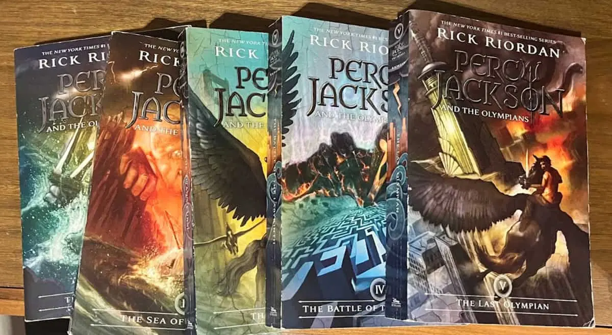 Percy Jackson: La Saga que Capturó al mundo con la Magia de la Mitología Griega.