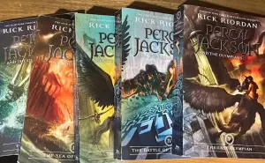 Percy Jackson: La Saga que Capturó al mundo con la Magia de la Mitología Griega.