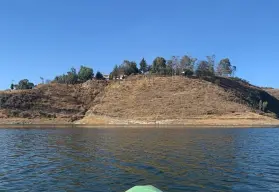 La Presa Madín, uno de los cuerpos de agua más importantes del Estado de México, se somete a un programa de limpieza.