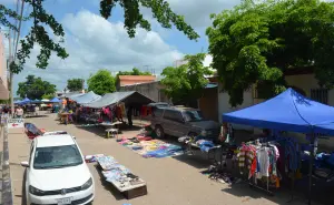 Ropa, comida y más, puedes encontrar en el tianguis de la 5 de Febrero en Culiacán