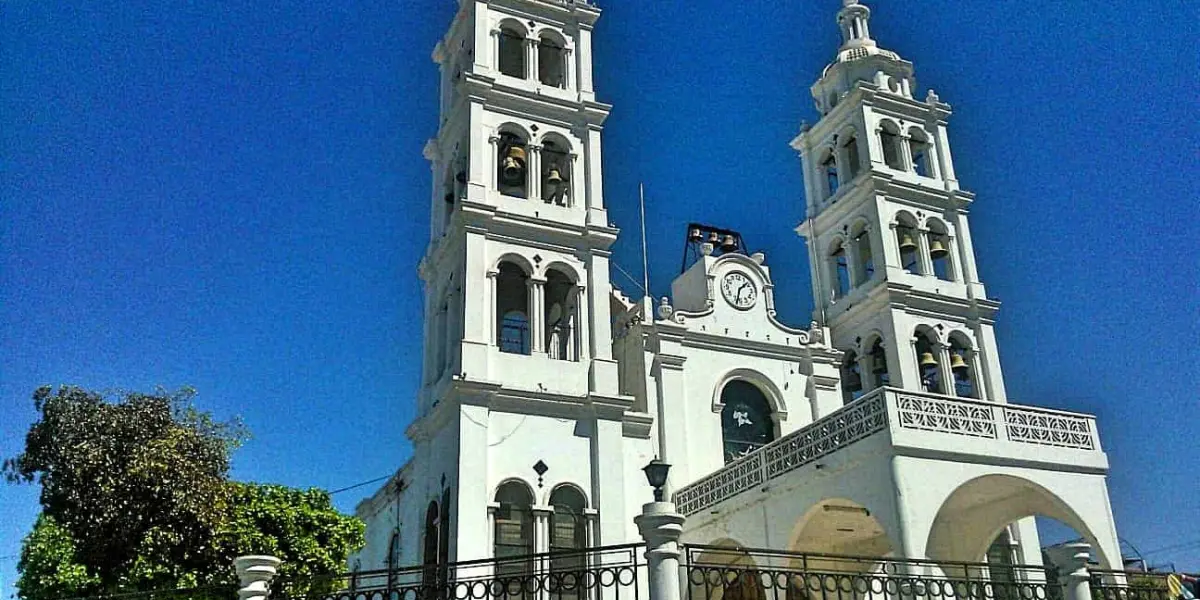 El Reloj Monumental que se encuentra en la Parroquia de San Francisco de Asís en Navolato, es una reliquia cultural del municipio.