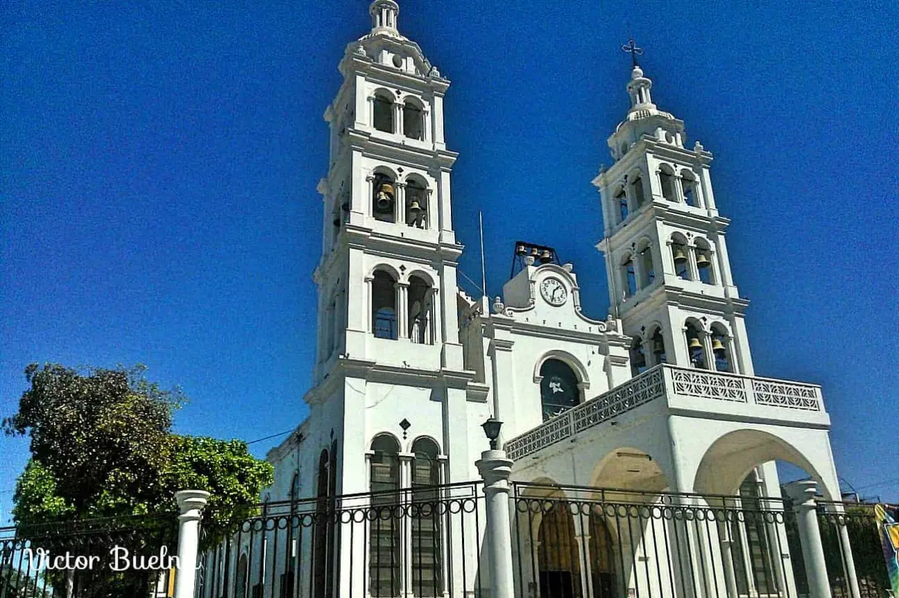 El Reloj Monumental que se encuentra en la Parroquia de San Francisco de Asís en Navolato, es una reliquia cultural del municipio.