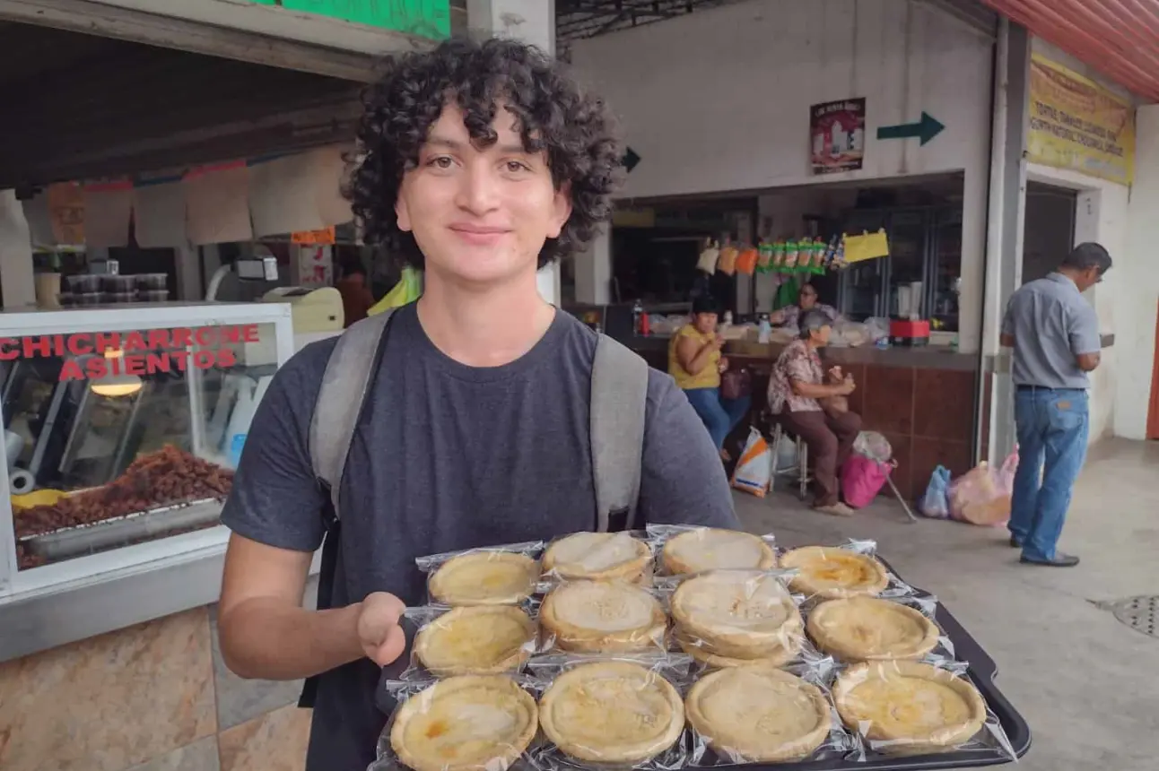 Jesús Yovani es un joven emprendedor que a pesar de las dificultades sale adelante, porque tiene una meta por cumplir.