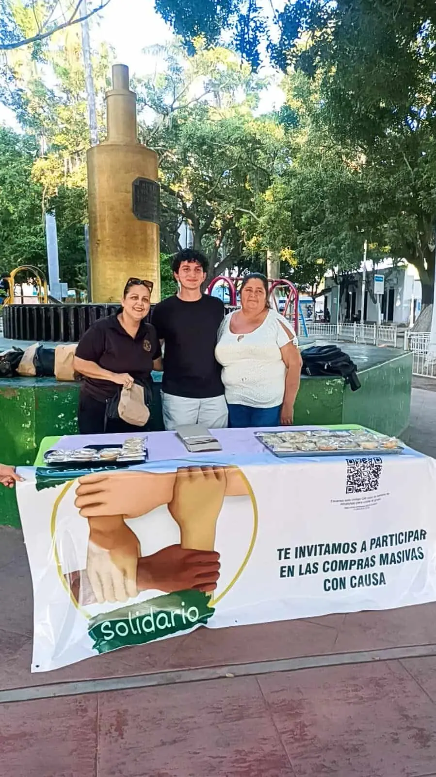 Con el apoyo de la sociedad, ha tenido la oportunidad de vender pays de forma colectiva en la Plazuela de Navolato.