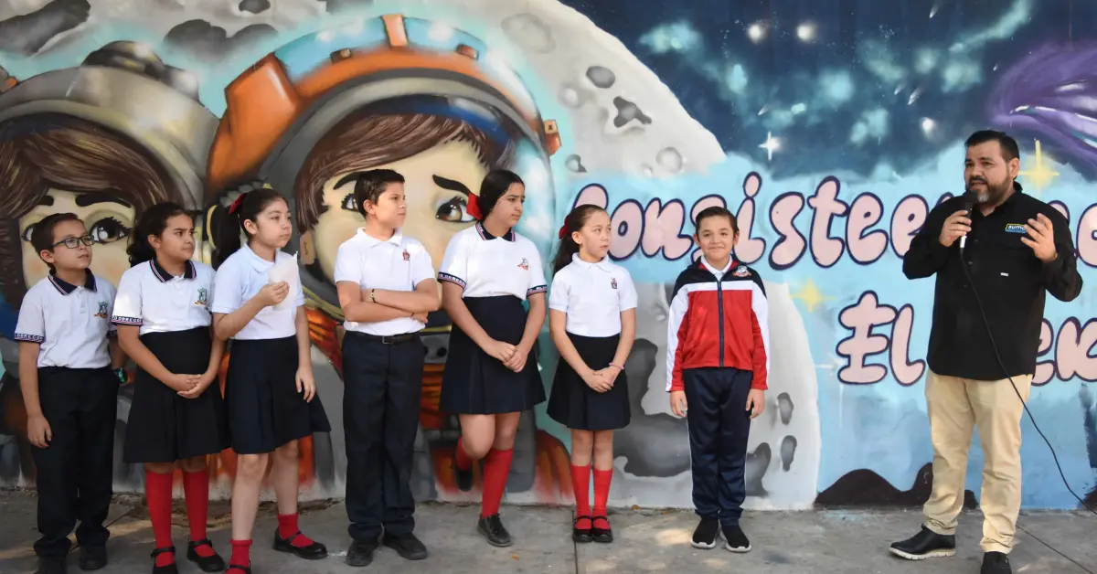 Estudiantes de la Álvaro Obregón transforman su escuela con un mural inspirador para alcanzar sus sueños