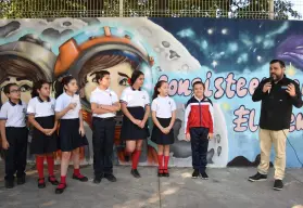 Estudiantes de la Álvaro Obregón transforman su escuela con un mural inspirador para alcanzar sus sueños