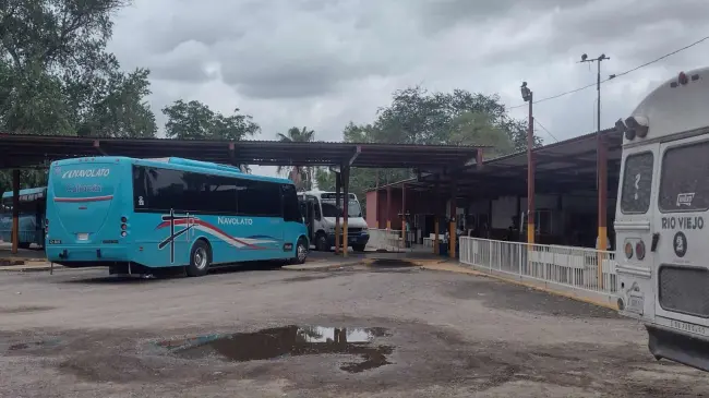 La terminal de autobuses de Navolato tiene corridas a distintos destinos del municipio y Culiacán.
