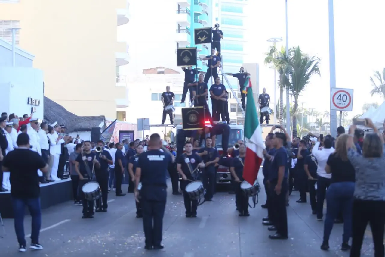 Desfile 20 noviembre Mazatlán.