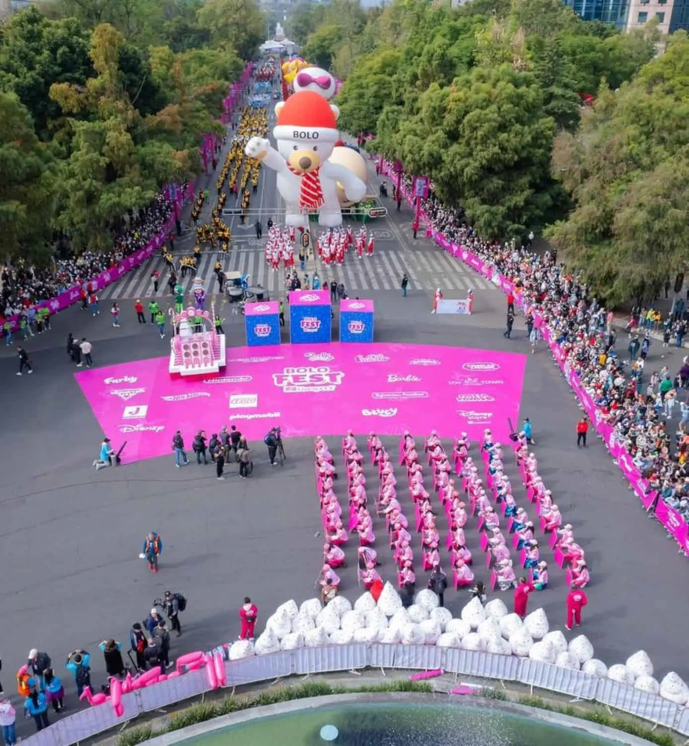 El desfile navideño del Bolo Fest 2024 , es uno de los eventos más esperados en la CDMX