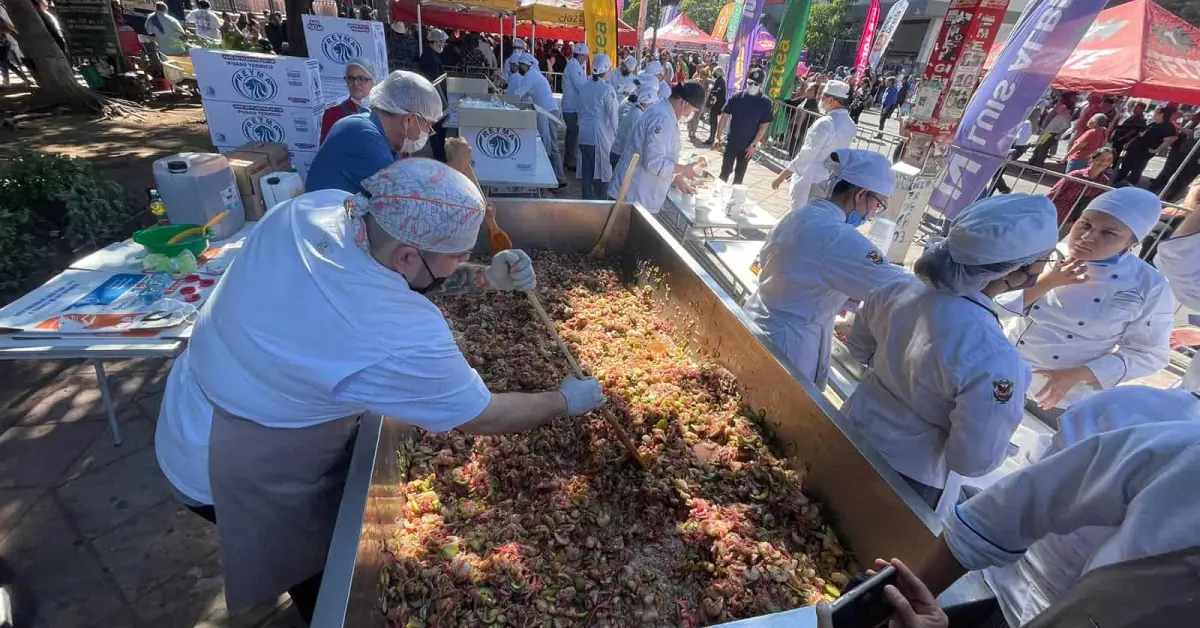 Fotos. En Culiacán se preparó el aguachile más grande del mundo