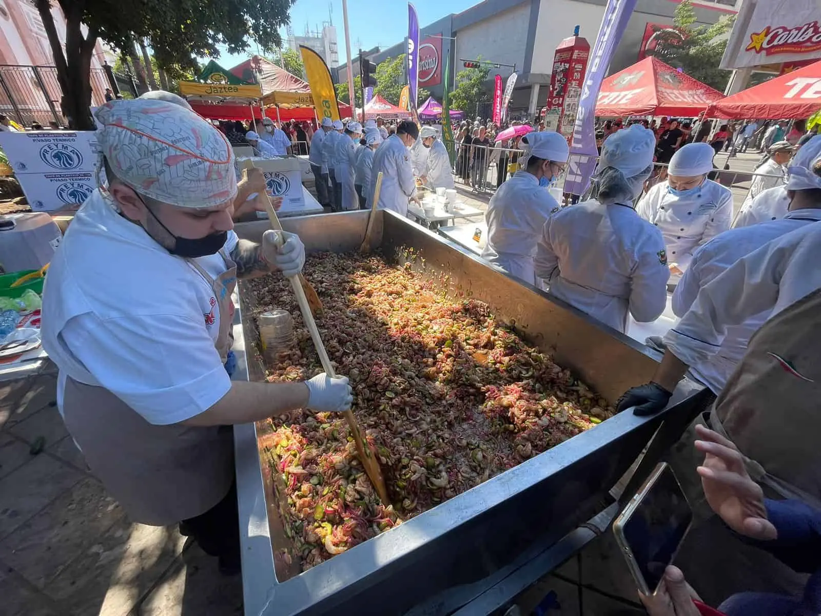 Así se preparó el aguachile más grande del mundo en Culiacán, Sinaloa