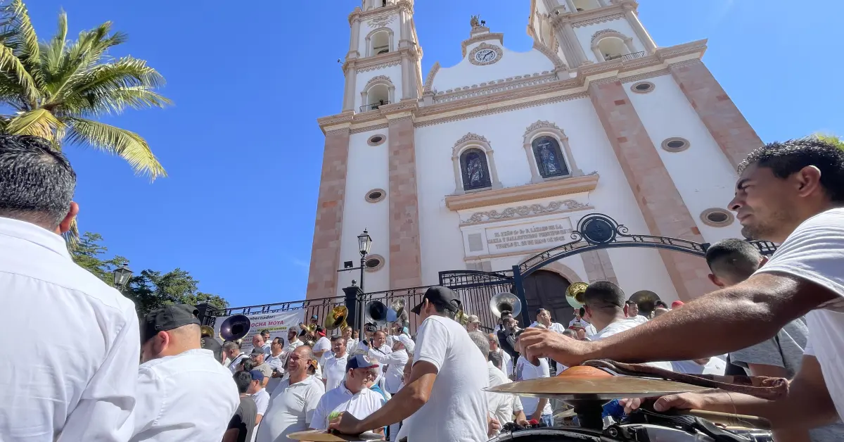 ¿Cómo fue el aguachile de camarón más grande de Culiacán acompañado de casi 500 músicos sinaloenses?