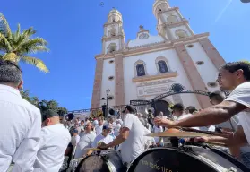 ¿Cómo fue el aguachile de camarón más grande de Culiacán acompañado de casi 500 músicos sinaloenses?