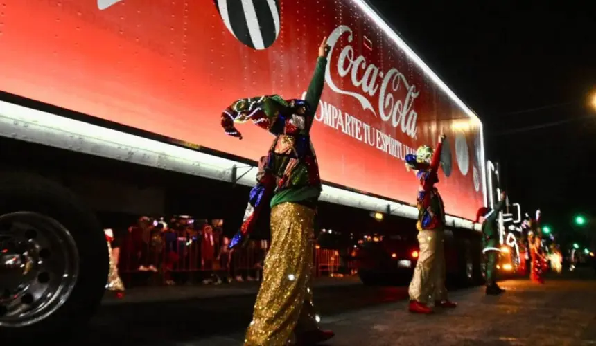 La Caravana Coca-Cola 2024 es un evento navideño para toda la familia. Foto: El Sol de Toluca