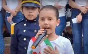 Niña personifica a Claudia Sheinbaum en desfile de la Revolución y se vuelve viral