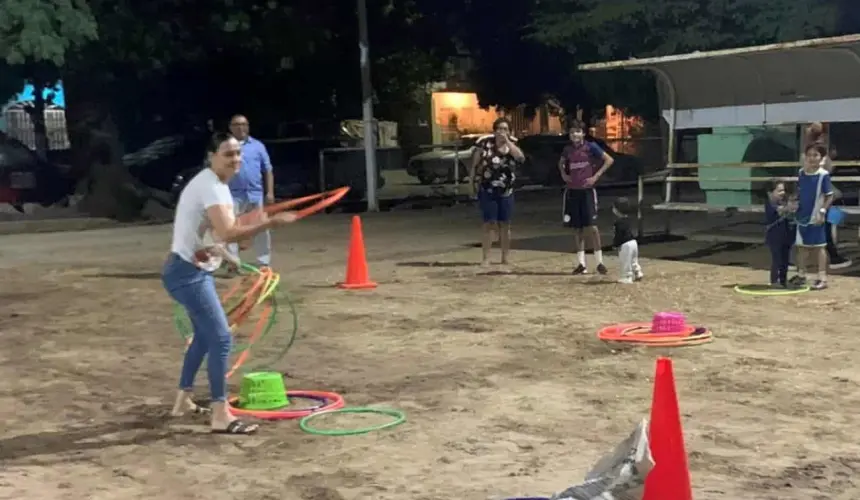 Vecinos de la colonia 21 de Marzo disfrutaron de una tarde llena de convivencia y deporte en familia, gracias a la jornada organizada por el IMDEC.