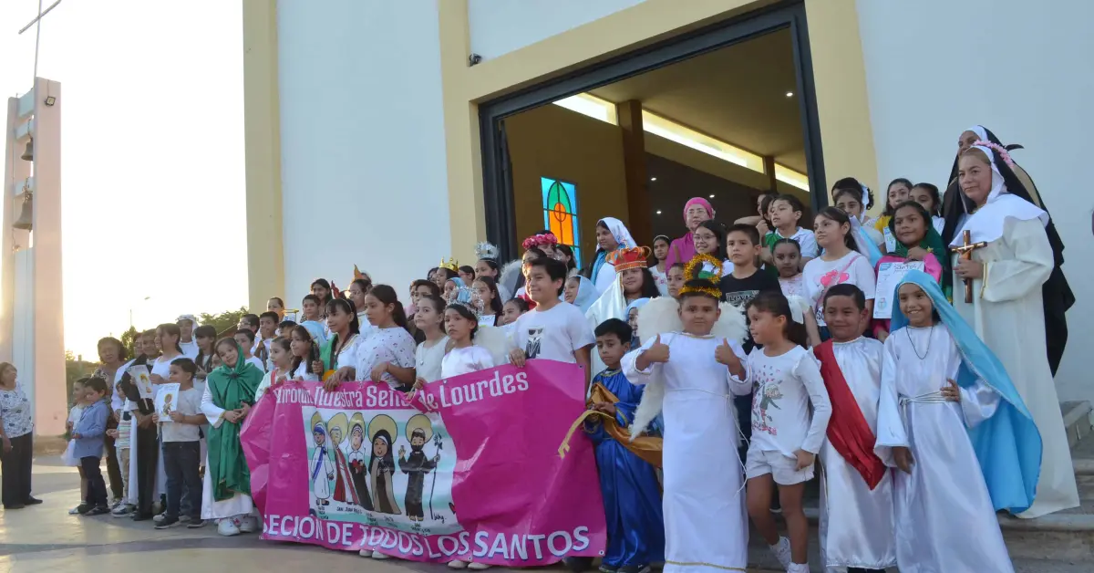 ¡Procesión de todos los Santos! Niños, niñas y adultos se unen en una marcha de paz y fe en Culiacán