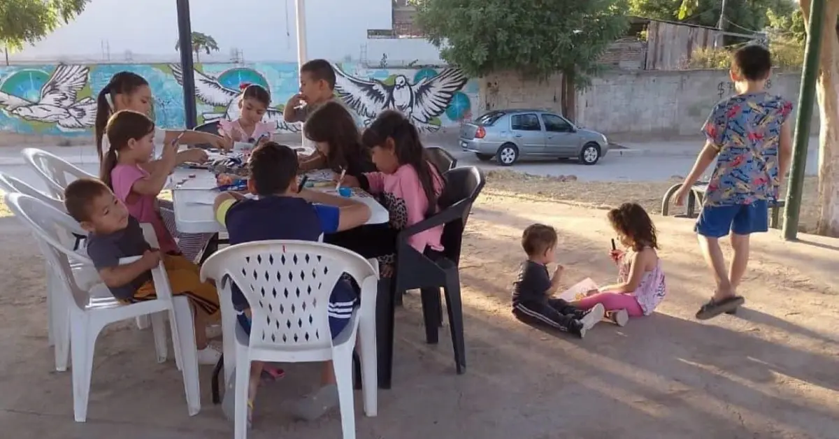 Niños y niñas de Las Coloradas desarrollan su creatividad e imaginación a través del arte en Culiacán