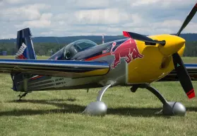 Leyendas vivientes de la aviación: Péter Besenyei