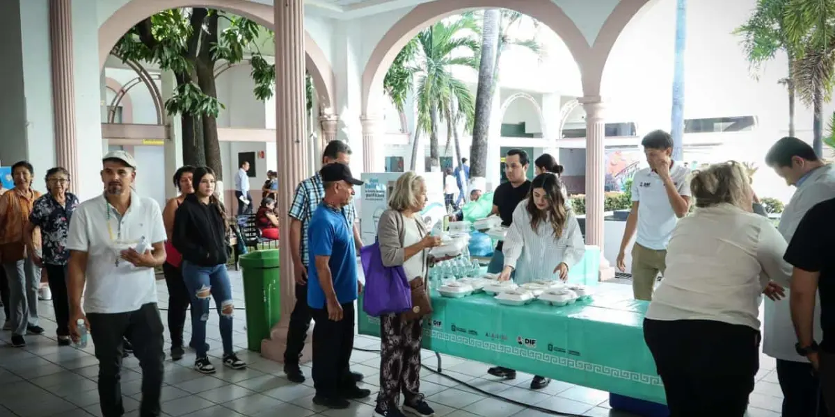 Alajibua del DIF Culiacán lleva alimentos calientes a familias en el Hospital Civil