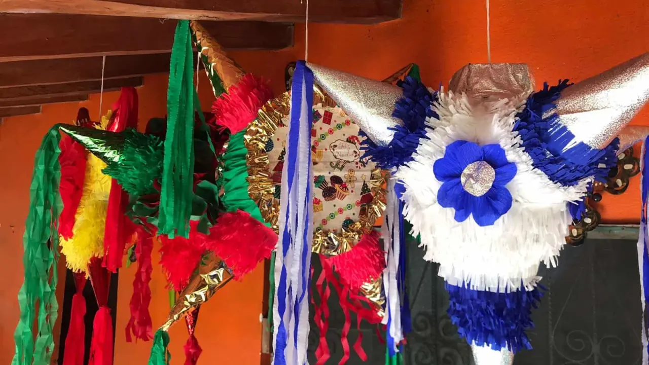 Piñatas navideñas.
