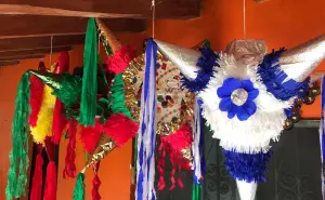 ¿Quieres aprender a realizar piñatas navideñas? entonces inscríbete a este curso