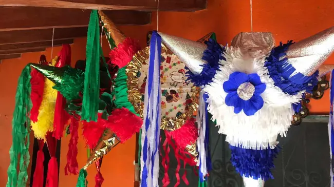 Piñatas navideñas.