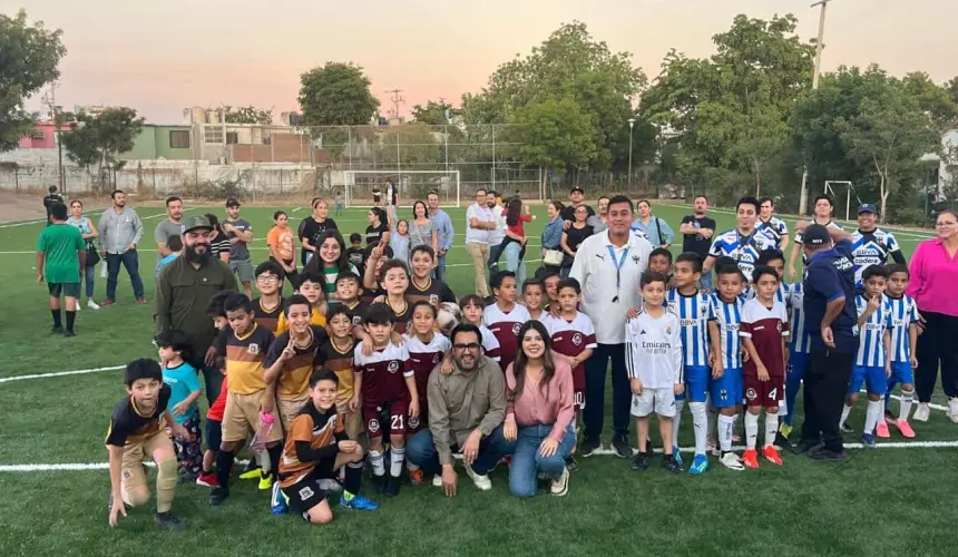 Un nuevo inicio para el fraccionamiento Universidad 94 en la capital sinaloense, con la entregan de cancha de fútbol totalmente renovada.