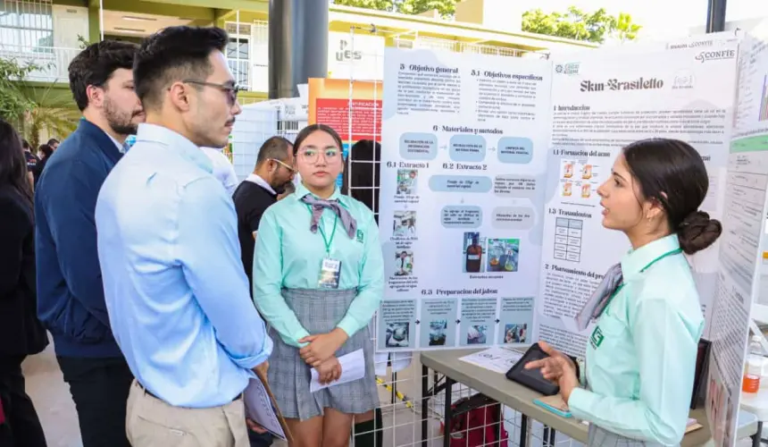 Las estudiantes desarrollaron un proyecto para curar el acné con un jabón a base de palo de Brasil. Foto: Cortesía