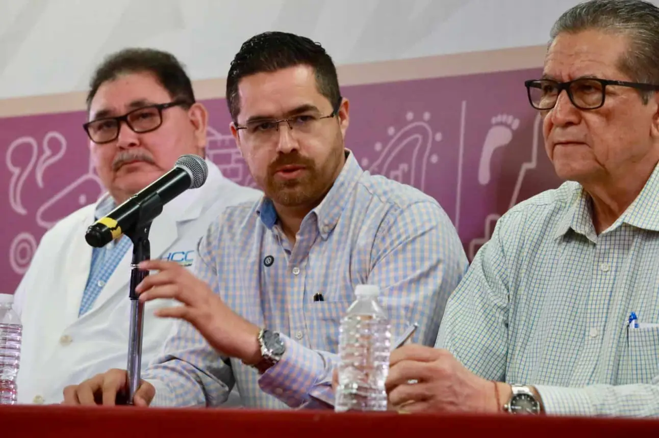 Dr. Cuitláhuac González Galindo, secretario de salud.