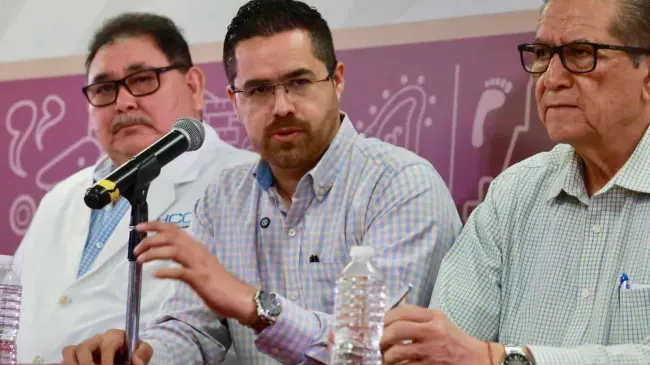 Dr. Cuitláhuac González Galindo, secretario de salud.