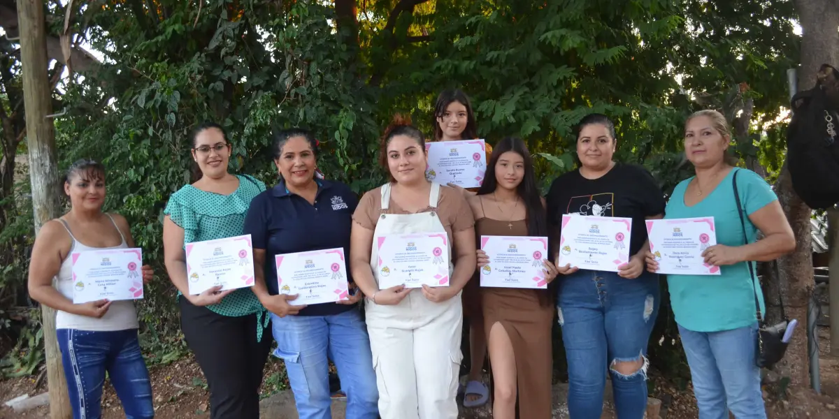 Este curso de automaquillaje es solo un ejemplo de cómo, con dedicación y el apoyo adecuado, las mujeres pueden superar limitaciones y emprender nuevas rutas de desarrollo personal.  Foto: Juan Madrigal