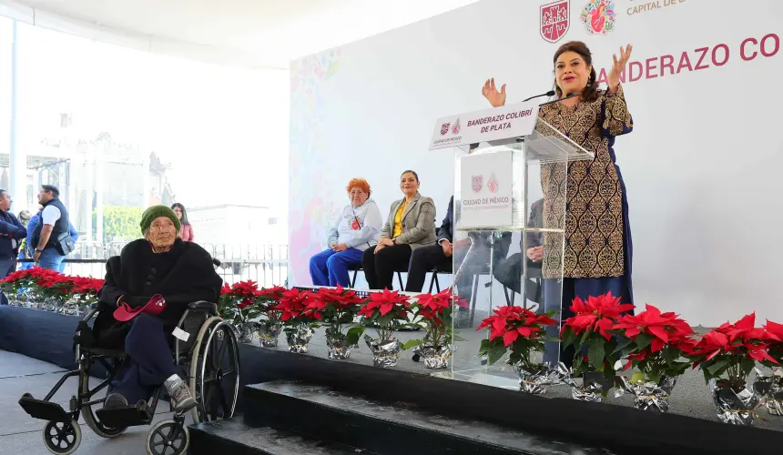 Ofelia tiene 100 años y conocerá el mar de Acapulco por primera vez gracias al programa Colibrí Viajero de la CDMX.