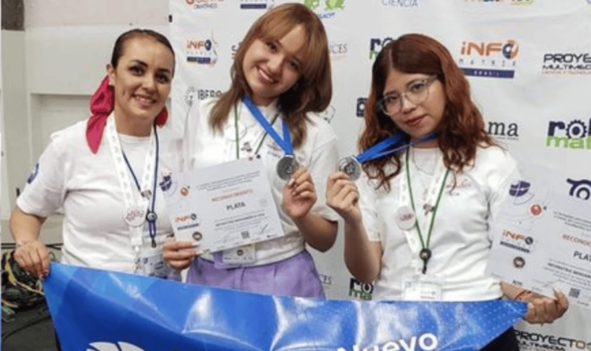 Alumnas (CECyTEG) diseñaron aplicación móvil para prevenir a mujeres ante situaciones de riesgo.