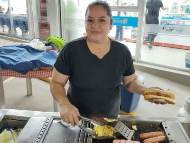 Hot Dogs Santa Fe: Patricia Ramírez celebra 17 años de sabor y satisfacciones en Culiacán