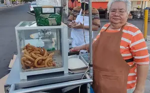 María Ayón endulza corazones con sus churros en el sector Humaya Culiacán